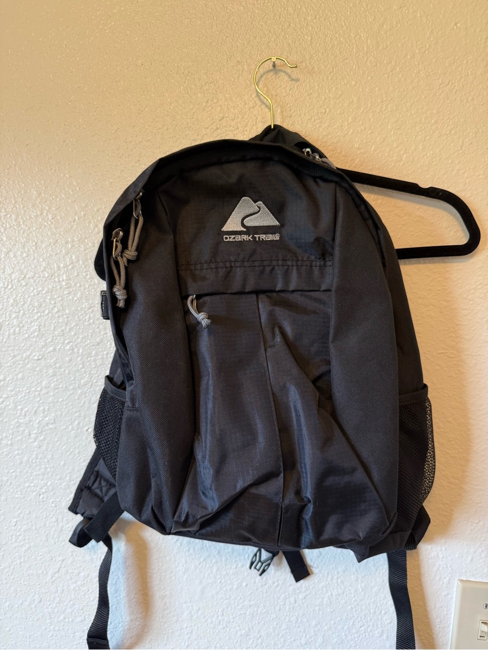 Ozark Trail 15L Black Nylon Hiking Daypack, Padded Straps, 4 Pockets, Zip